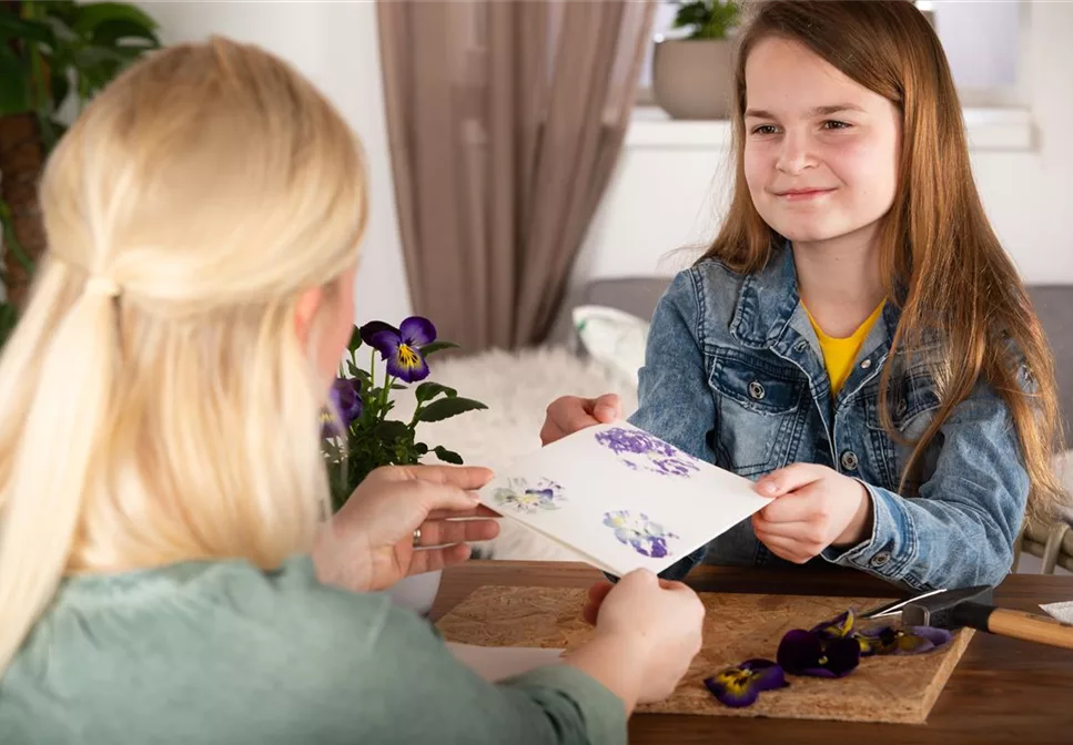 MUTTERTAGSFREUDEN BIS IN DEN HERBST MUTTERTAGSFREUDEN BIS IN DEN HERBST